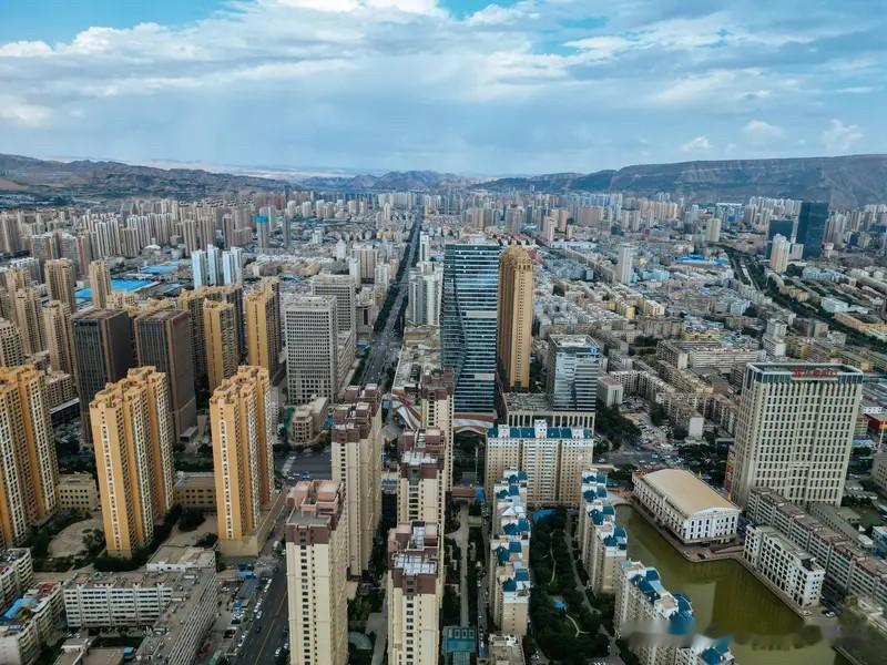 兰州楼市现在房价跌幅也没有那么大了。兰州楼市截止到5月22日。兰州楼市的城关