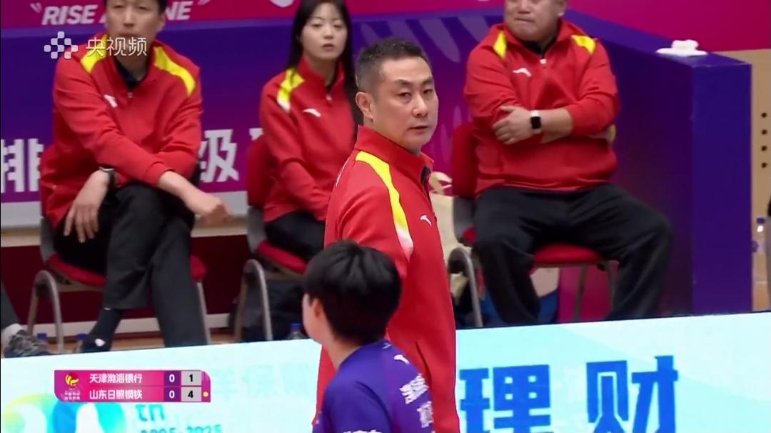 天津渤海银行积15分，由第四下滑至第五！山东日照钢铁积16分，由第五上升至第四