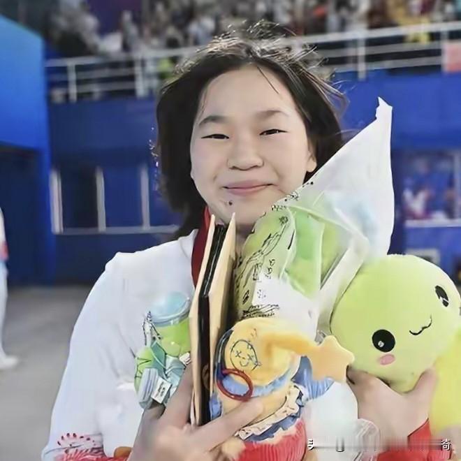 强的可怕的全红婵她的那句“我真棒”当之无愧！赛间相机抓拍下来的照片，让人看了心