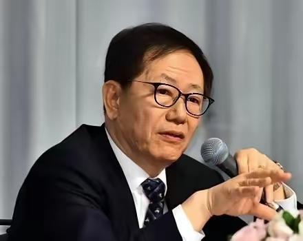 台积电董事长表示，如果中国大陆强攻台湾，那么大陆只会得到一个“经济死岛”。说