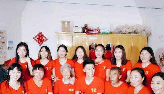 山西一对夫妻，生了11胎全是女儿，丈夫眼看妻子生不出儿子，无奈决定放弃，谁料，1