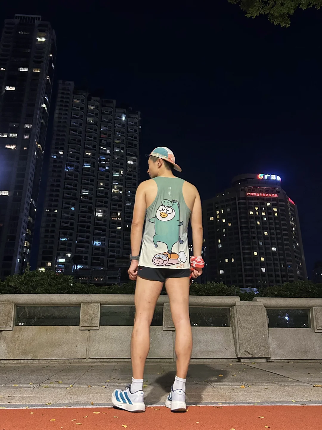 广州跑步｜在闷热的夜跑出了一丝寂静的凉意