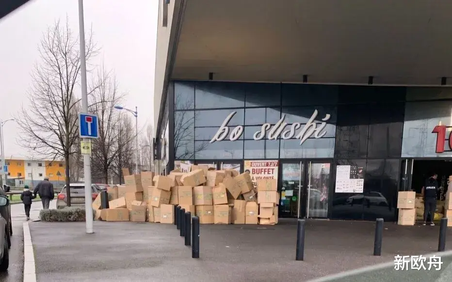 电影院爆米花吃了一半,竟发现了这个