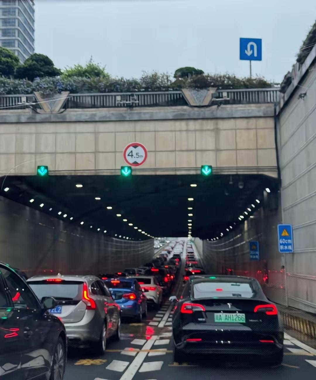 一觉醒来，交强险的规矩变了，以前不管你开车技术好坏，都是交950，现在从6月1