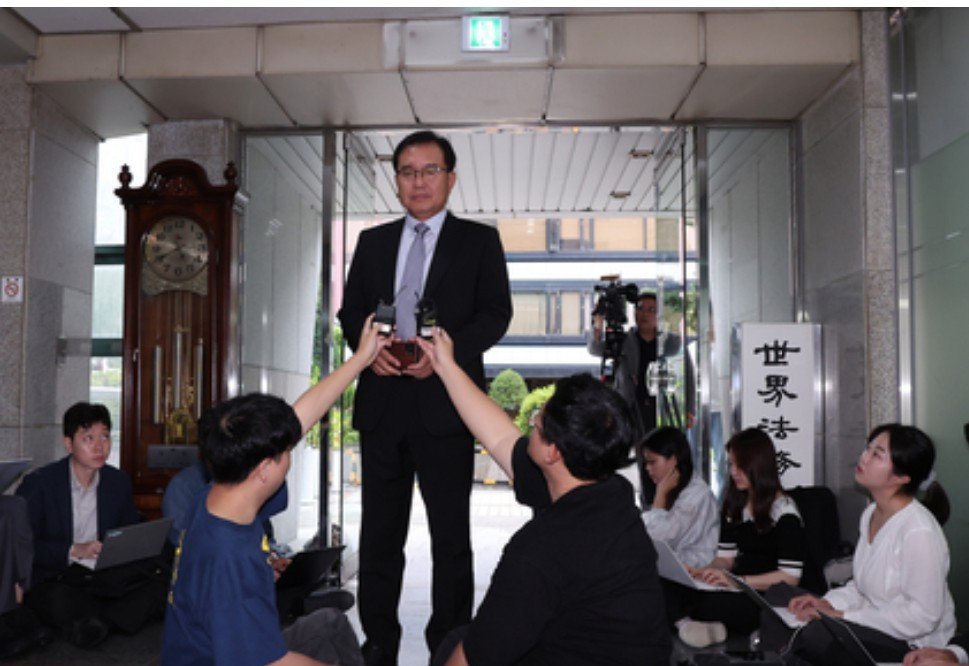 金建希要被传唤了韩国政坛炸了！特检组直接放话，前第一夫人