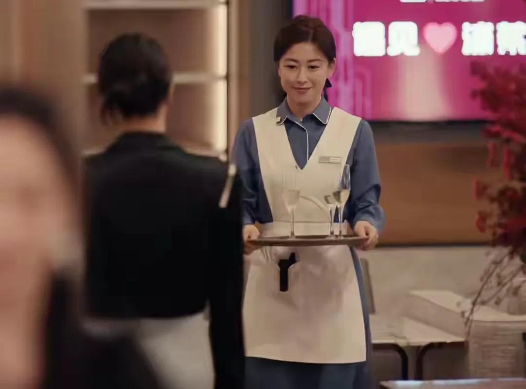 选来选去，《冰湖重生》《月鳞绮纪》继续追。最近的新剧实在无力看，腾讯《白日提灯