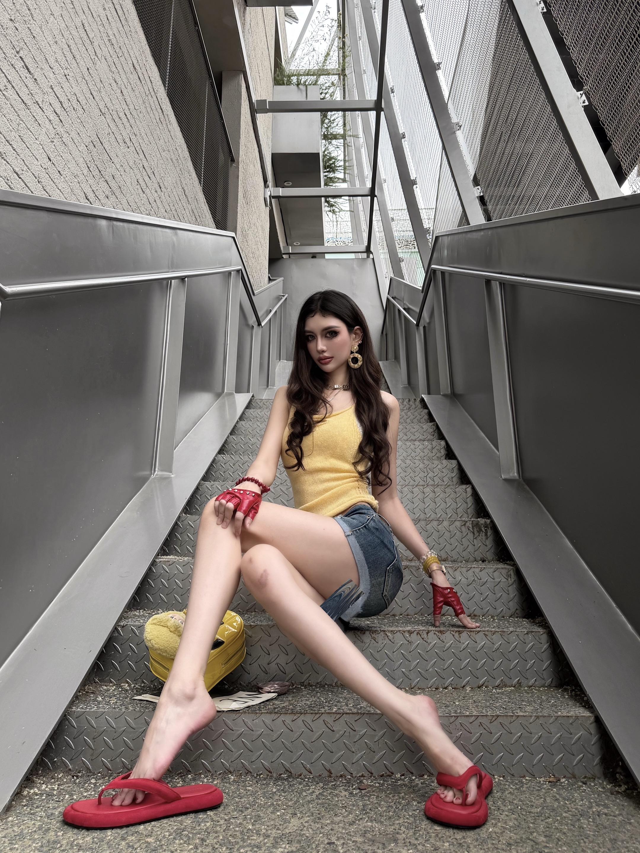 赛级辣妹。