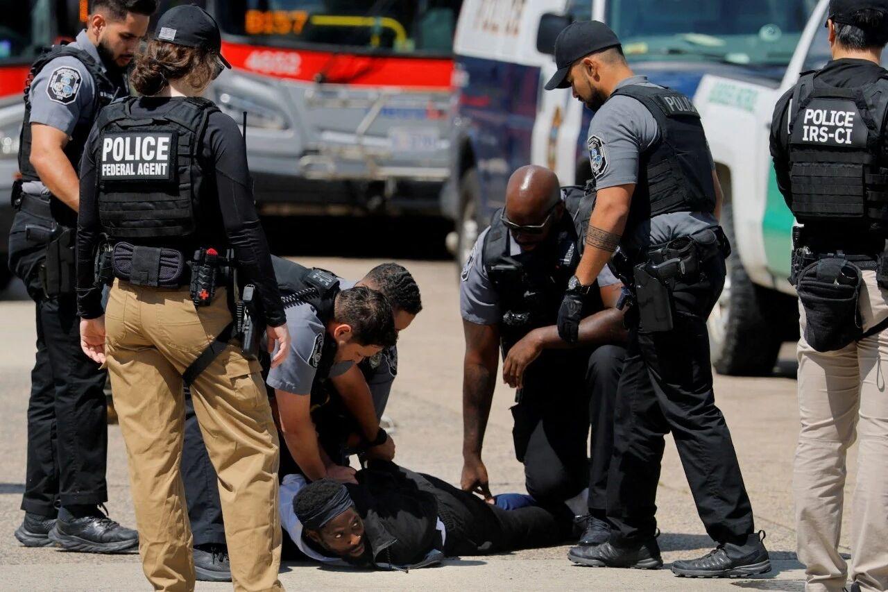 据路透社调查显示，美国联邦税务犯罪起诉量今年跌至数十年来最低点，较去年同期下降逾