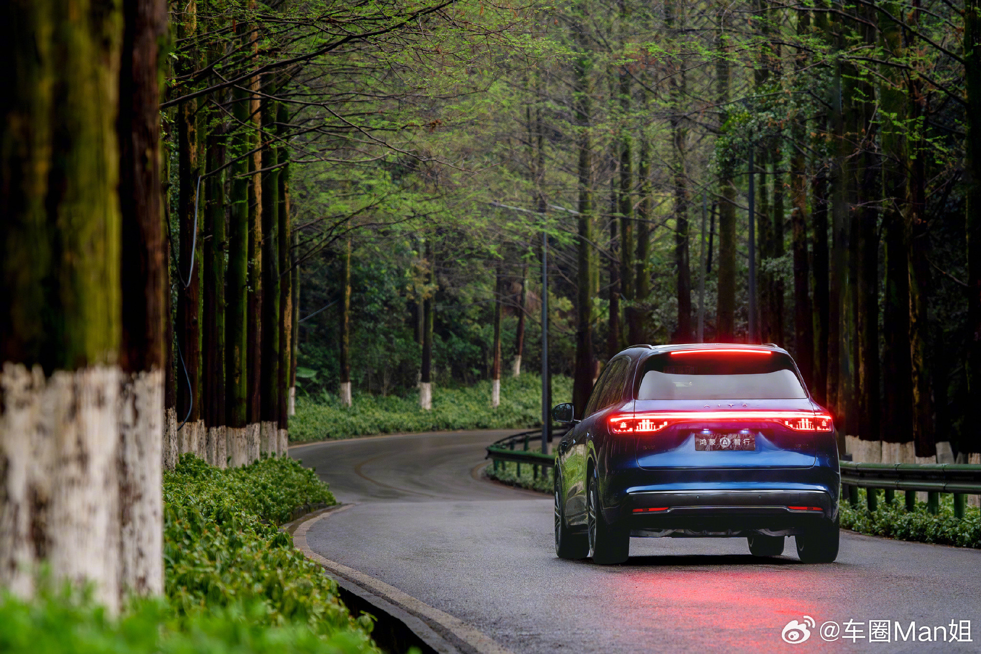 问界M8焕新升级！四激光雷达加持，40万级SUV安全新标杆诞生