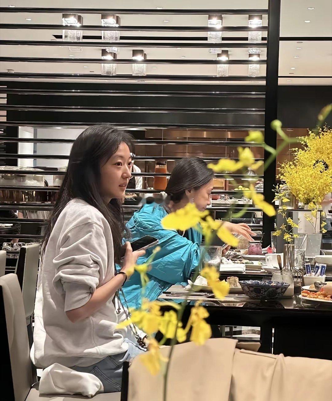 孙千的颜值，有的时候像拍扁的全智贤偶像剧里面做女主，算是比较普通​​​