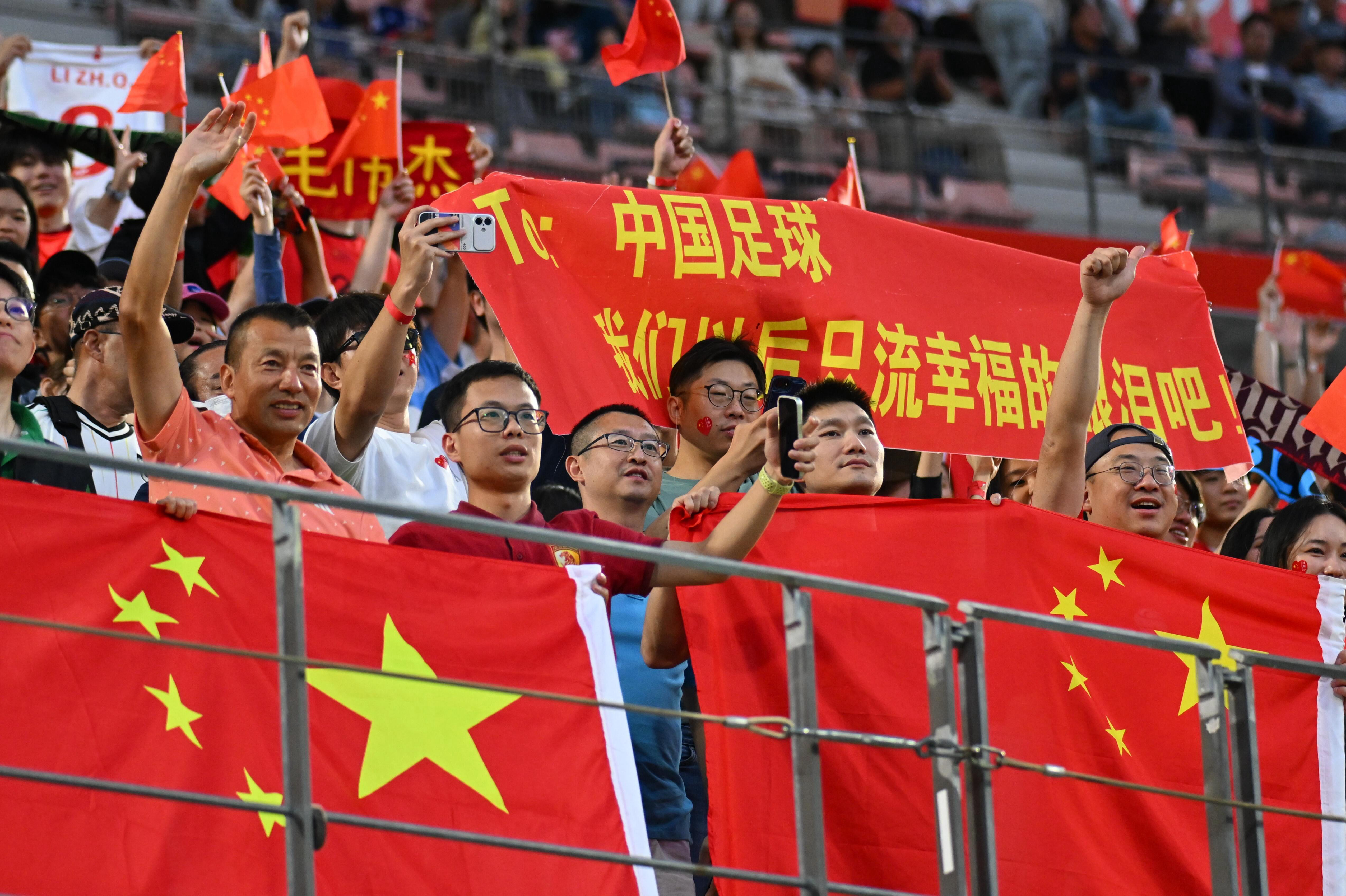 王钰栋回应受伤U23国足铜牌王钰栋回应U23国足铜牌亚洲杯赢过、亚运再碰底气更