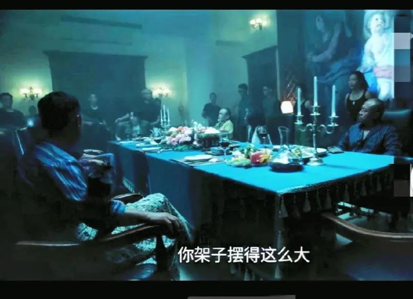 1.《扫毒风暴》。周少雄鸣枪欢迎卢少骅来到宛北。给了他一桌子金银财宝，把三宝和王