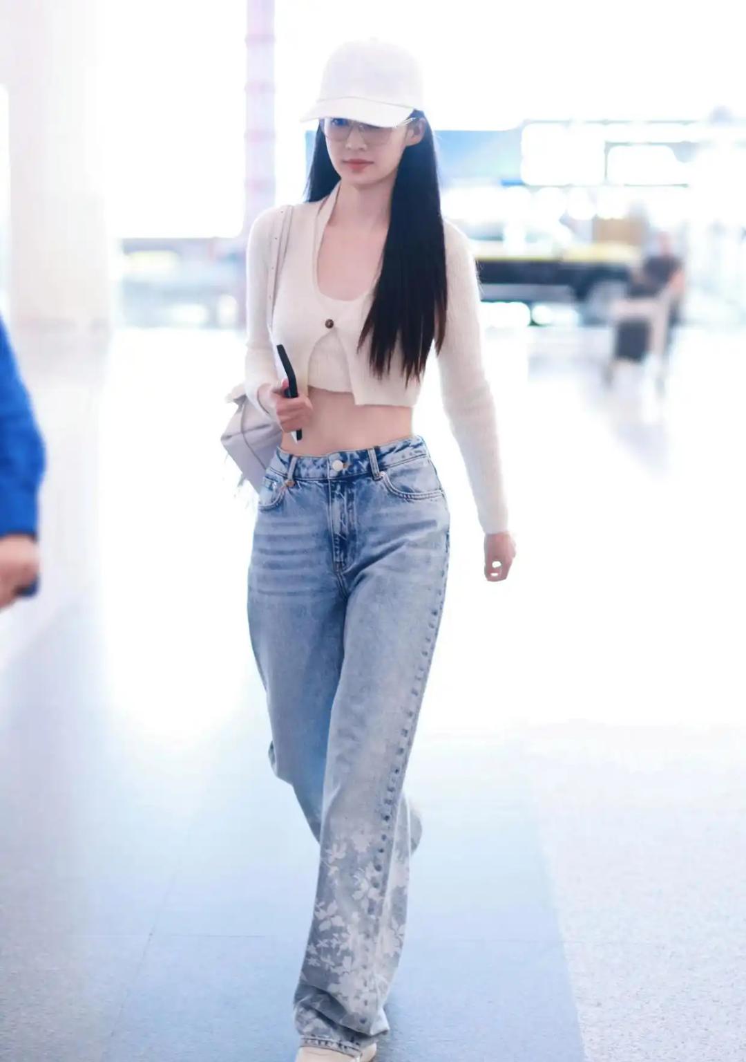 终于看到本人了，比电视上还漂亮！