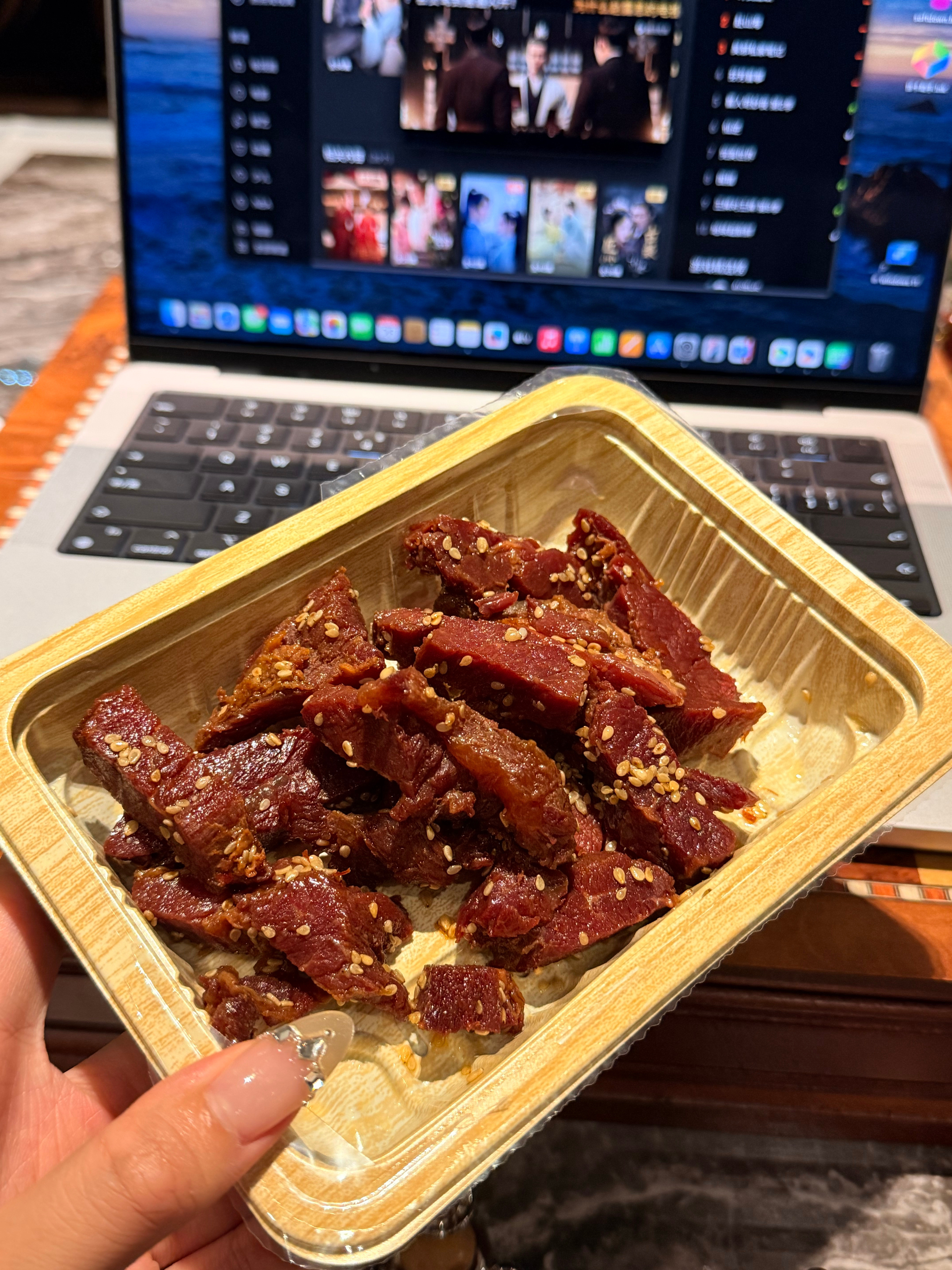 咱这过的什么神仙日子单身，两狗，晚上喝点小酒[doge]​​​