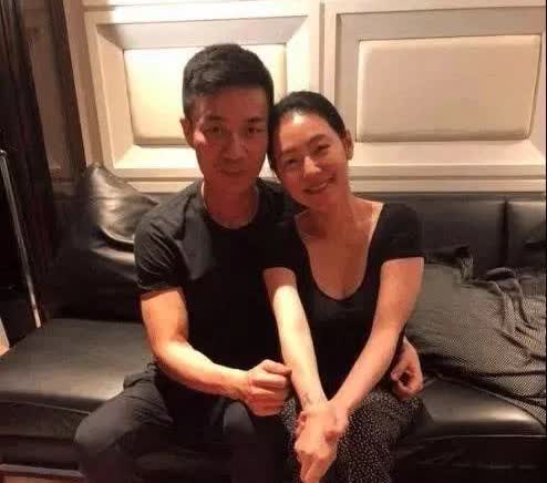 现在全网最烦恼的人就是许雅钧了吧？不是他最近瘦了，也不是最近旗下公司股价