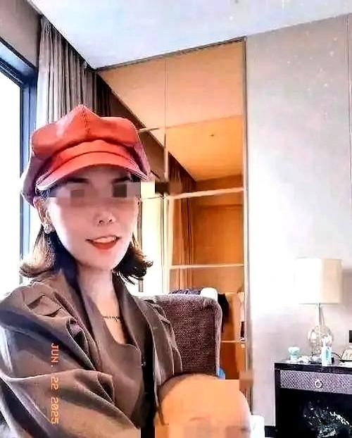 家人们，最近熊磊的一个回应，真的在网上炸开了锅！一直以来，熊磊和许妈之间的纠