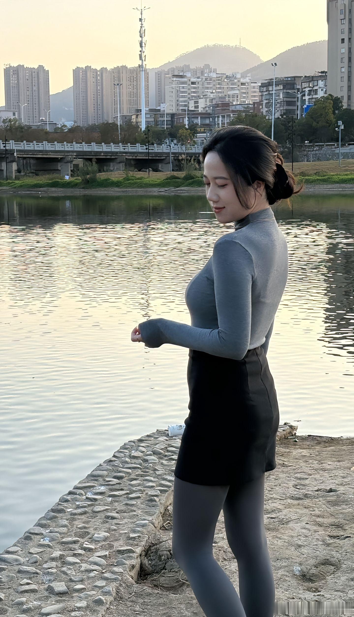 轻熟女神范儿魅力美女