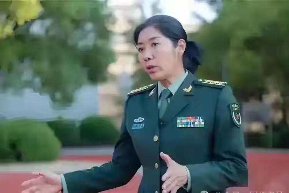 14岁入伍斩获5次一等功！这位“军中铁娘子”的传奇无人能及都说“战场是男人