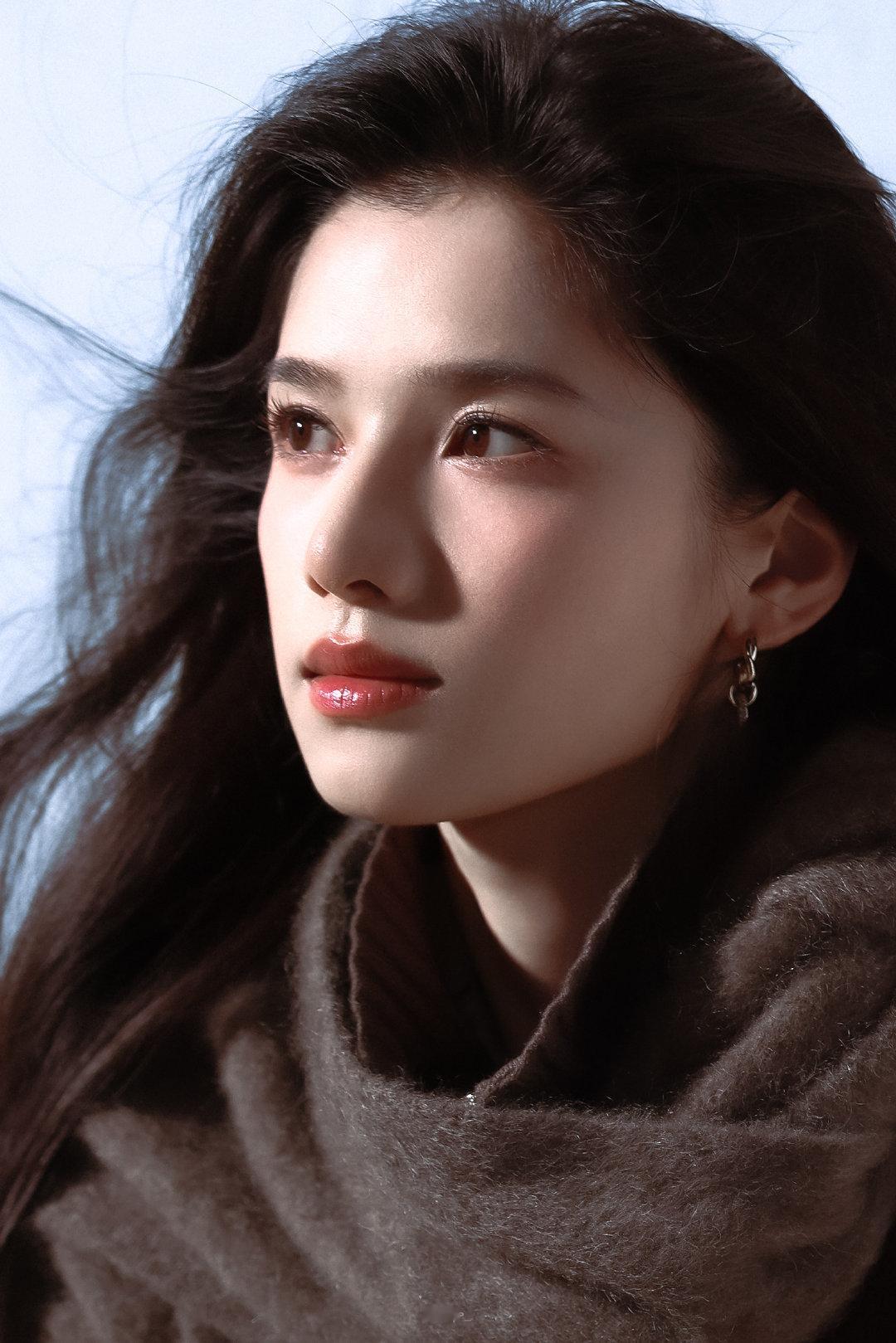 张婧仪｜全员进入下颌角审美时代​