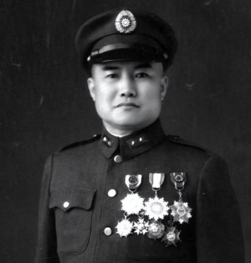 1948年，国民党中将周福成的女儿专程来到沈阳劝父亲起义。谁知，周福成勃然大怒，