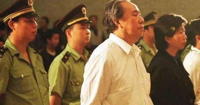 1997年，中国首富牟其中提议：炸掉珠穆朗玛峰，把喜马拉雅山炸开一个大口子，让印