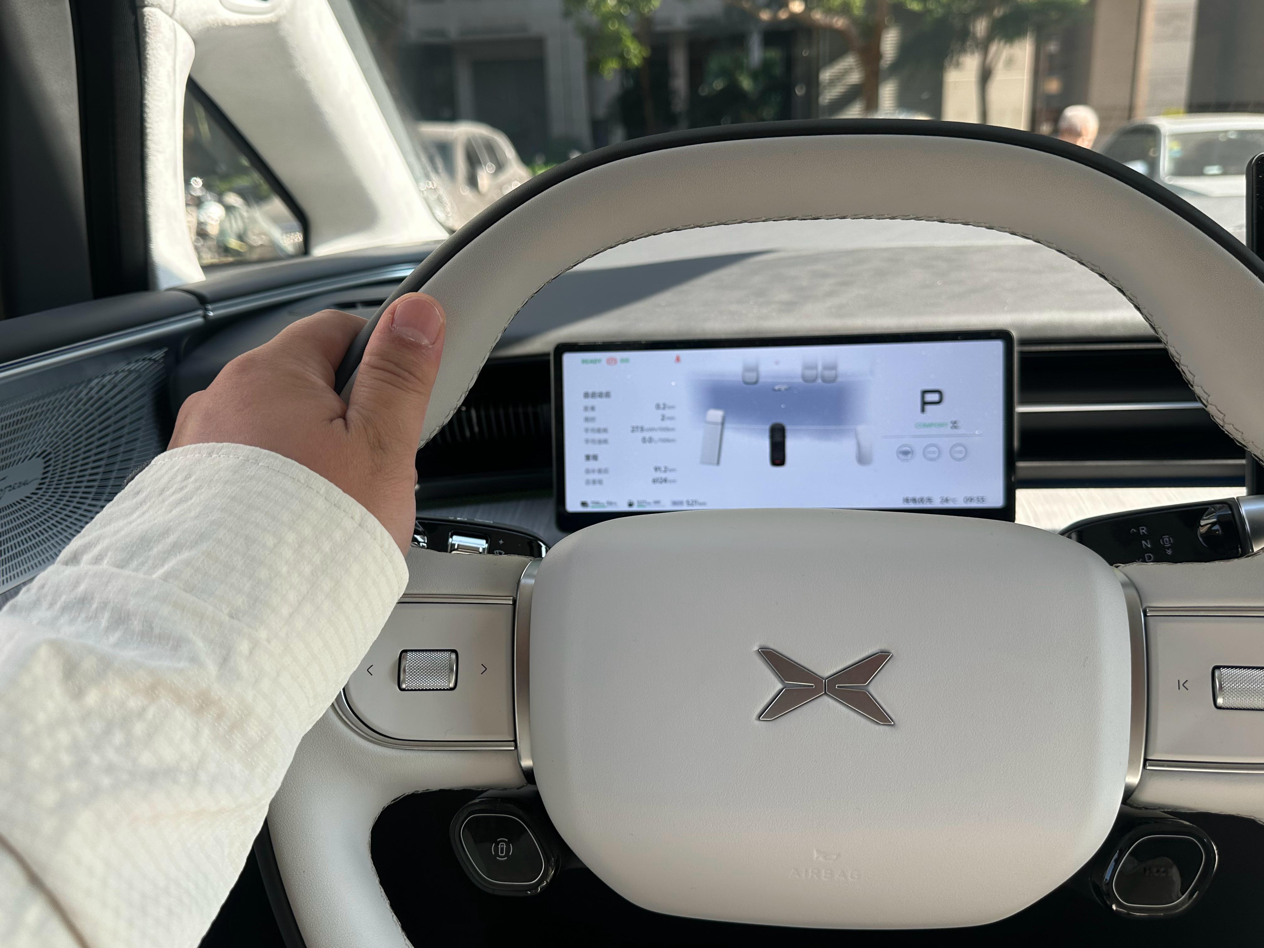 小鹏X9超级增程太丝滑了，跟华为一起搞的这个发电机静谧启停几乎无感，这种才是真正