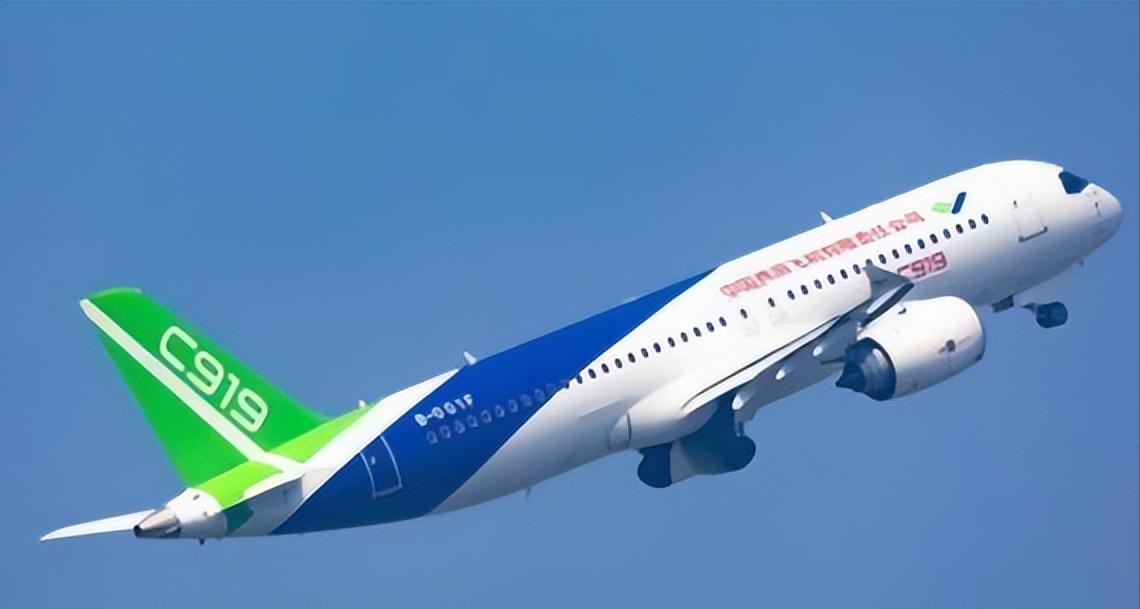 美国这一刀捅的可真够狠！一刀直插C919命脉，中国引以为傲的商飞C919客机，交