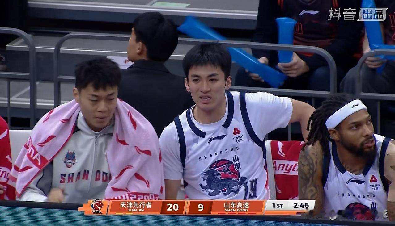 山东高速大将于德豪真是太不喜欢得分了！在今天山东高速客场挑战天津先行者的比赛中，