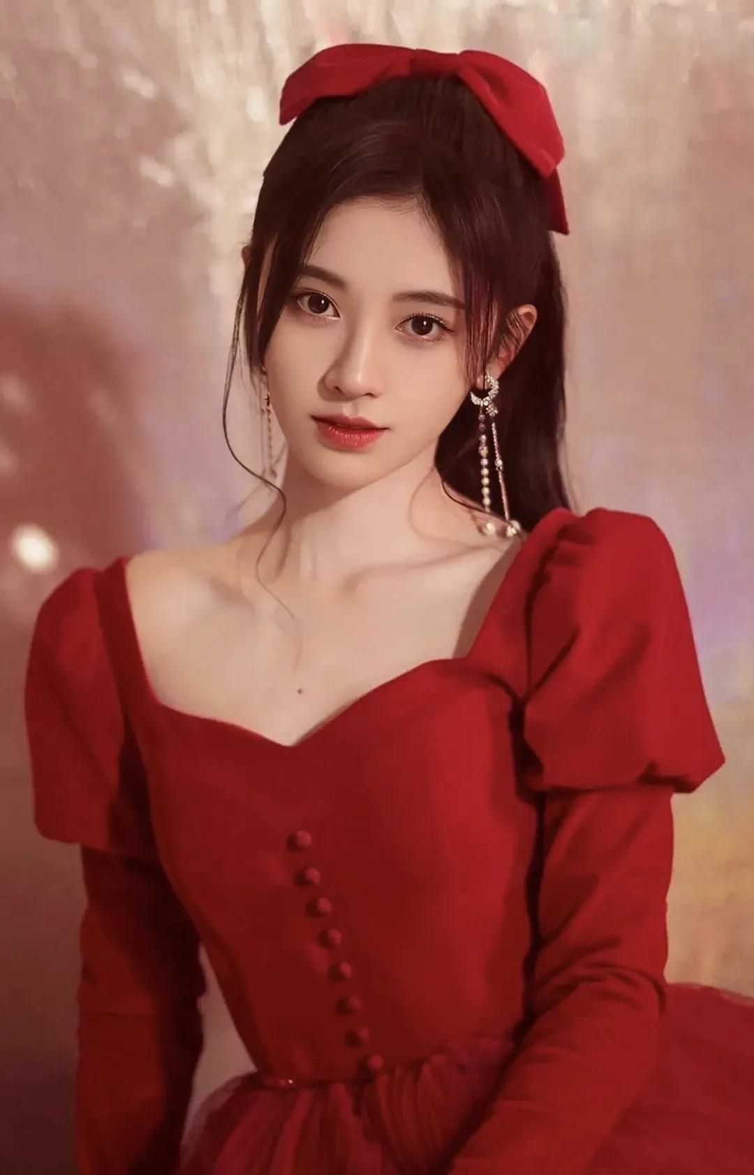鞠婧祎最近正忙着和老东家丝芭打官司，案子很快就要开庭了。现在受这场合约纠纷拖累，