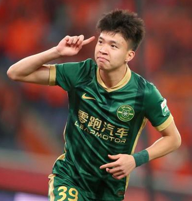 6家欧洲俱乐部盯上王钰栋德甲法甲球队纷纷出手