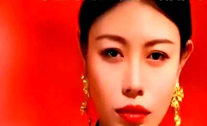 葛荟婕咒女儿婚姻失败，等你女儿伦敦深造，挽着男友过人生，你连个微信都没有。小苹