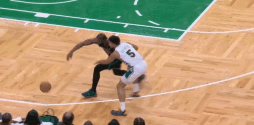 单防教科书，强如布朗也被防得怀疑人生，逆转绿军他居功至伟。系列赛费城一比三，