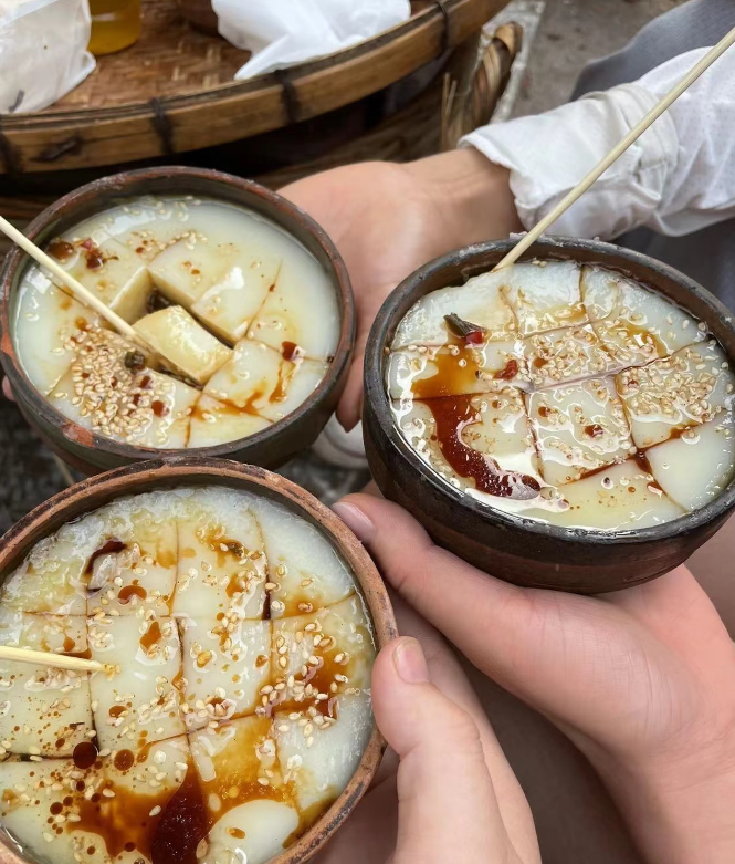 这道美食出自哪里？叫什么呀，隔着屏幕都香