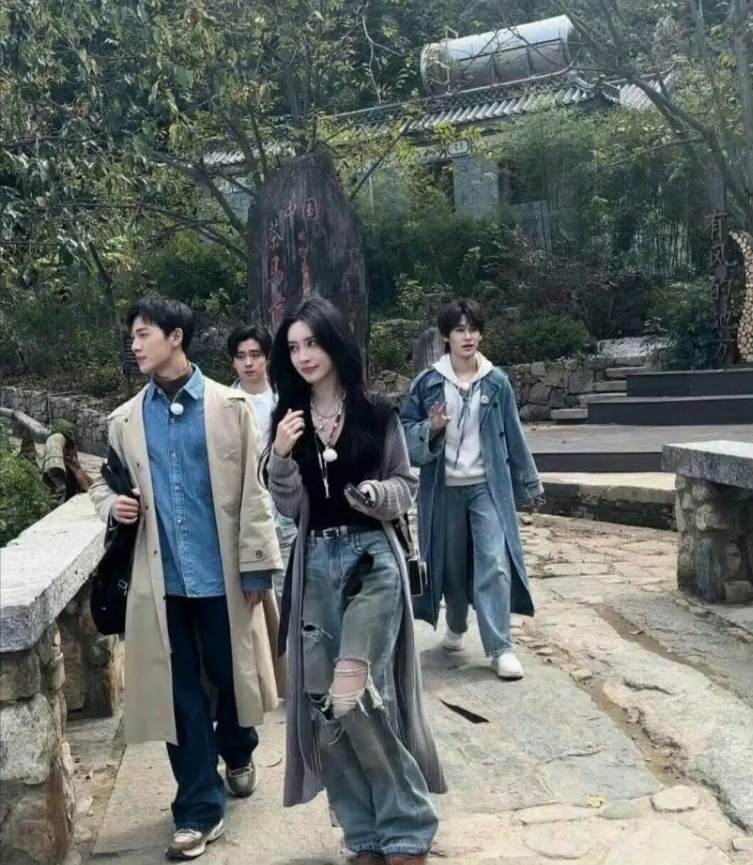 孟子义多高啊，我的妈，这身材路拍都这么顶……​这身材也太好看了