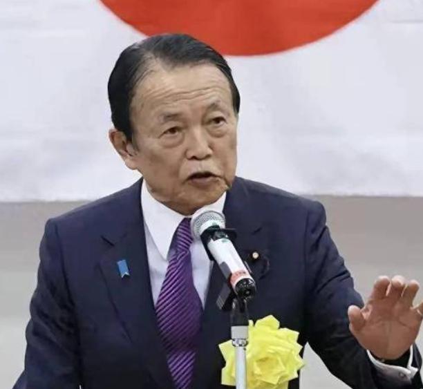 军国主义抬头！高市早苗的幕后老板发话！涉台立场没错！麻生太郎的表态有点