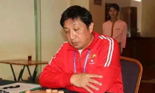 31届五羊杯冠军赛结束了，棋迷们意犹未尽，依然津津乐道。76岁的柳大华再次成为热