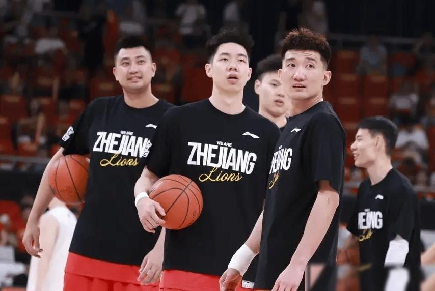 广厦和深圳阵容配置实力对比！贺希宁＞朱俊龙自主进攻能力上面这段，只是网上最