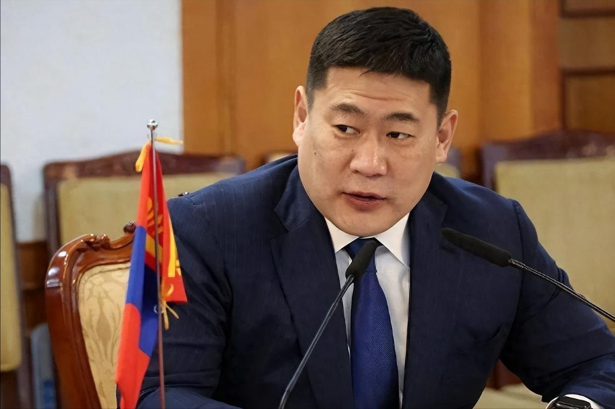 一位蒙古国网友在网上发出了这样一句话：“当初蒙古为何要脱离中国独立出来？独立的意