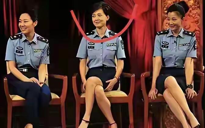 闫妮和殷桃中间这位女士是谁？是什么级别领导