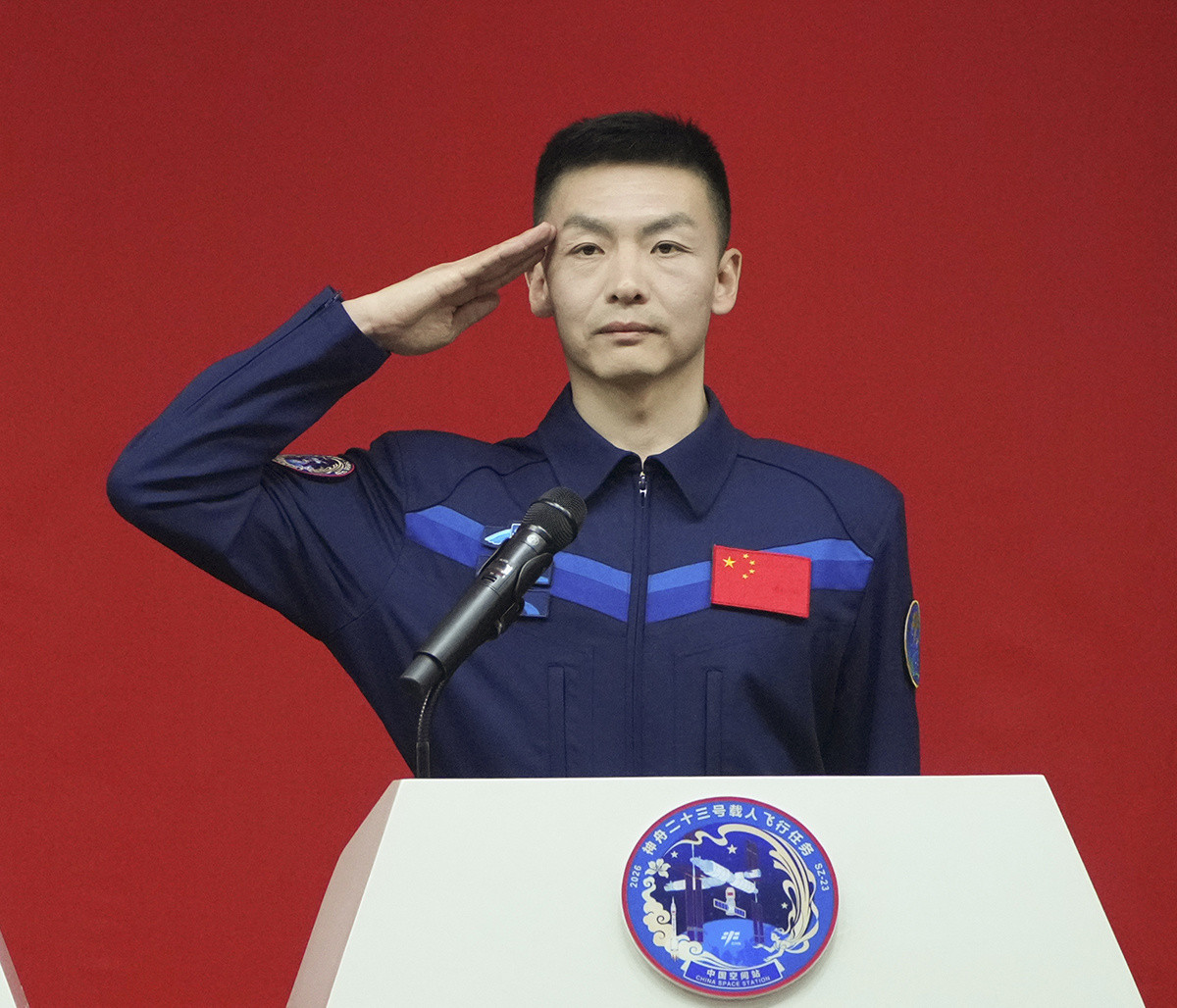 自信，开朗，阳光的神舟二十三号航天员乘组们！香港航天员