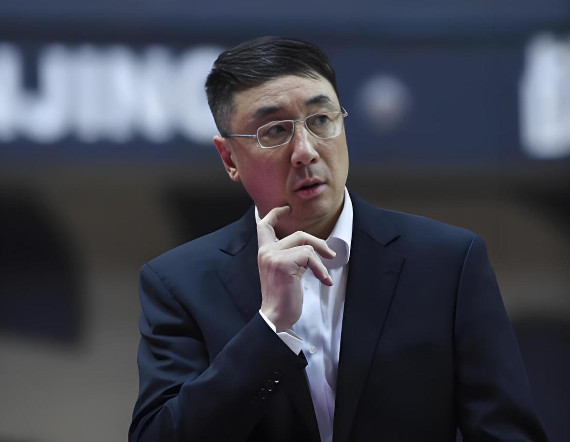 输浙江20分！王非中肯点评，一针见血，道出北控输球原因球迷：张庆鹏进入下课倒计