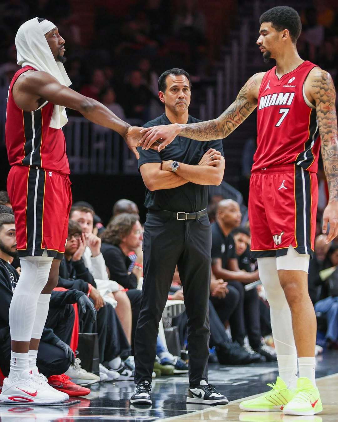 韦尔赛季结束采访关于与斯波教练的关系：“我和斯波需要建立更好的关系，多去沟通。我