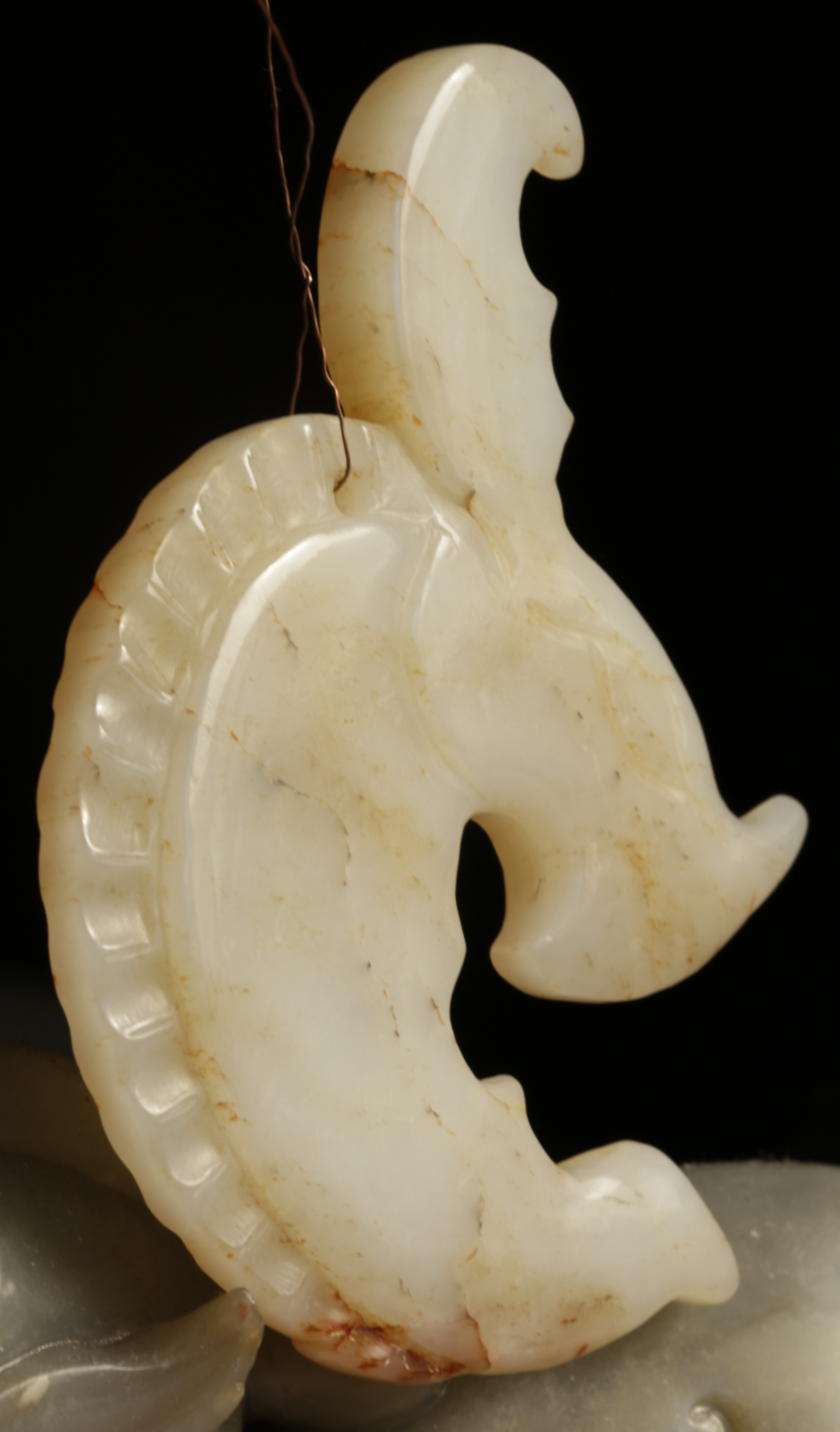 红山文化.白玉雕龙型珮一件（原始图14张、私密）尺寸:重127克，高109.