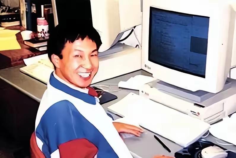 2006年，华裔核物理博士蒋国兵移民加拿大后，为了生存下去，放下了天之骄子的身段