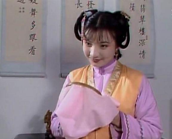 古代夫妇睡觉时，为什么让丫鬟守在床边，夫妻俩不觉得尴尬吗？ 在我们中国古代