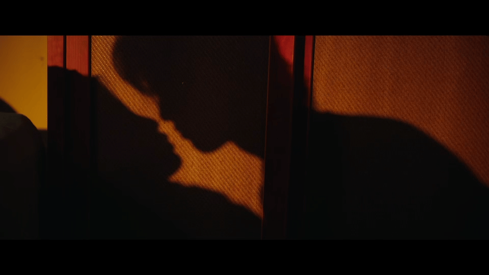 双轨空降空降的惊喜谁能拒绝！表面疏离实则深情，眼神拉扯比亲吻还上头，🥝今晚的