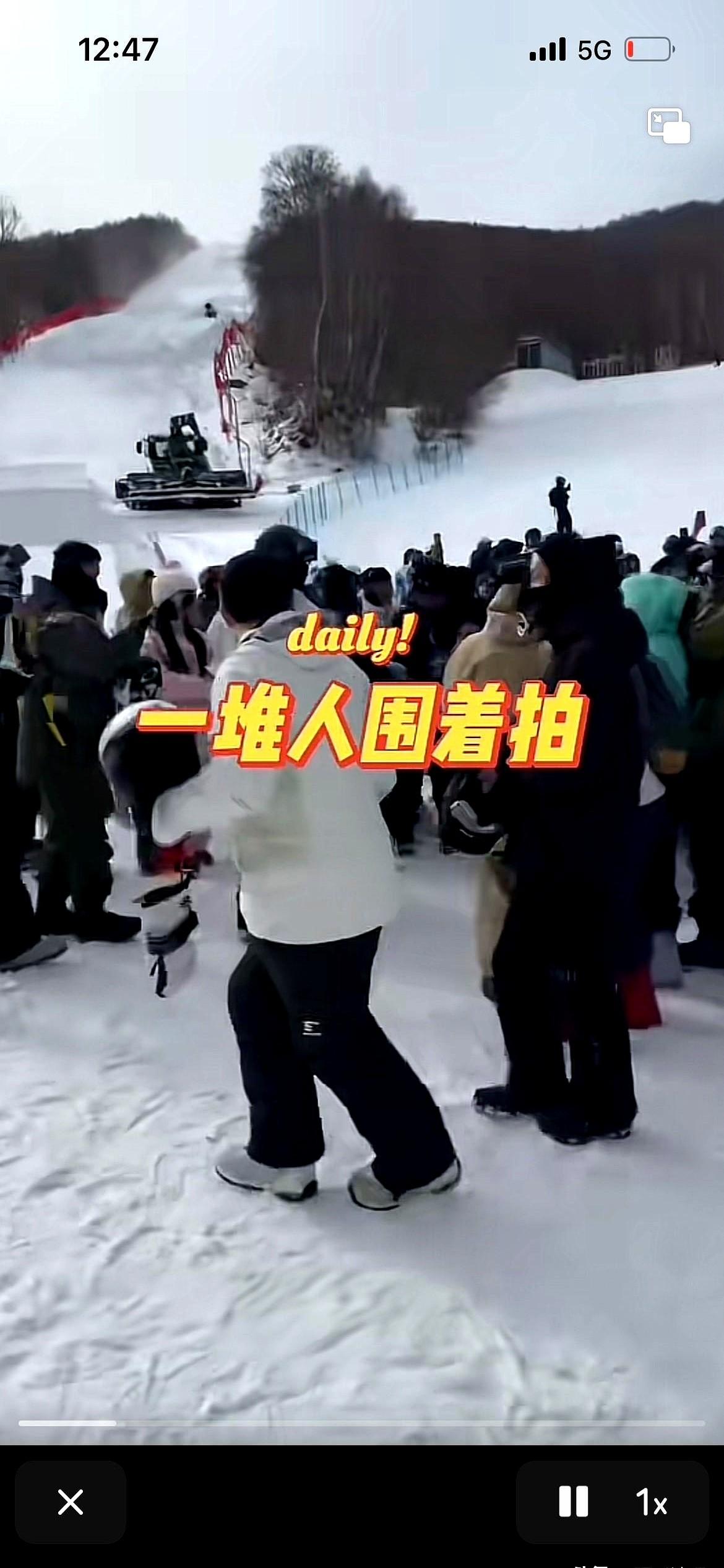 全红婵这次偷偷摸摸的去滑雪，以为可以安静玩了，没有想到还是逃不过粉丝的法眼。