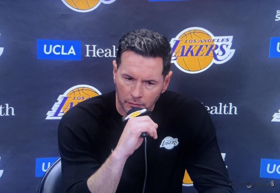 雷迪克谈詹姆斯：“勒布朗状态不错。”“他现在有更多的能量。”“这是我