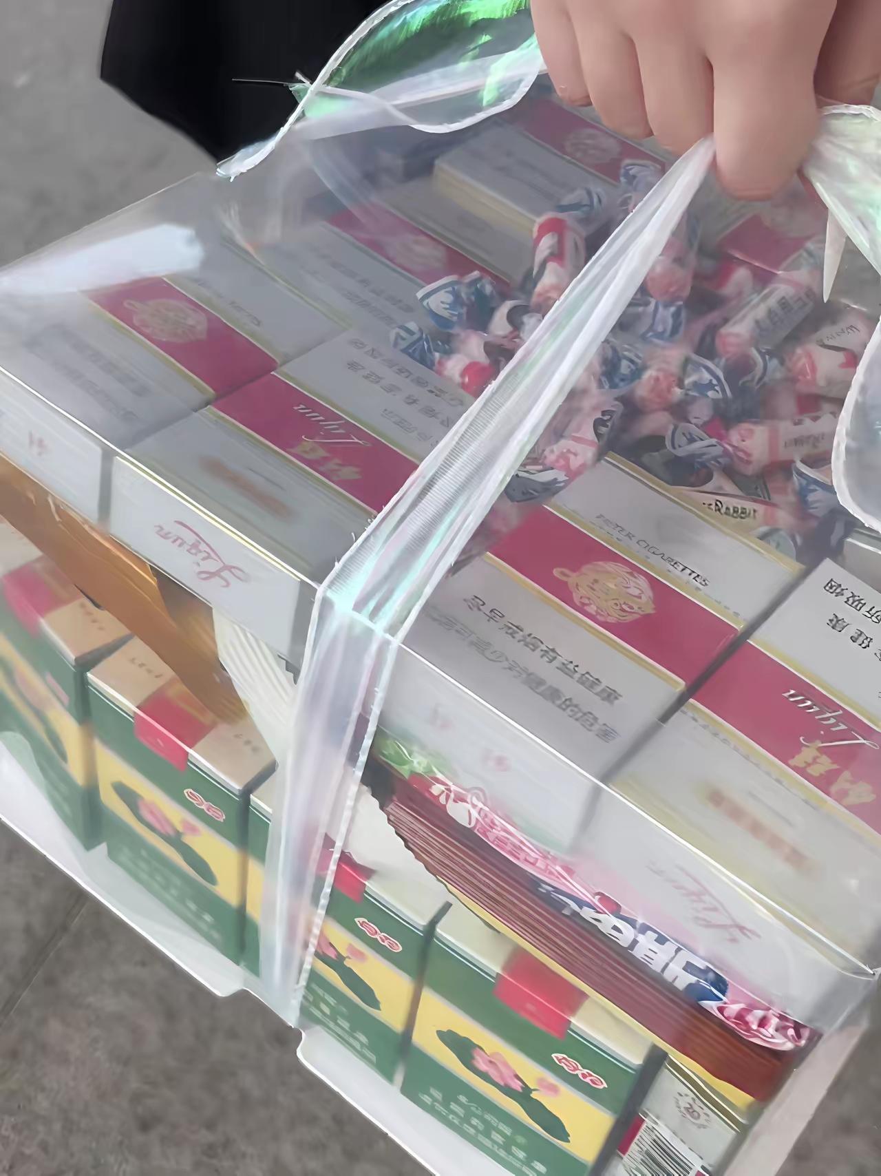 谁做出来的啊，这生日礼物不比蛋糕来的实在啊[笑着哭]