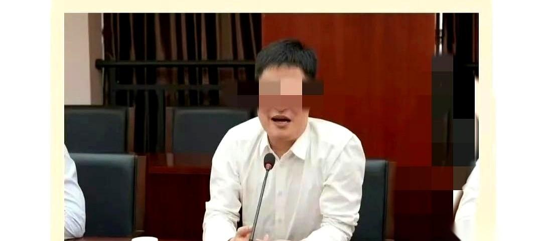 网上一段据说是退休老中层的饭后闲聊，把最近职场上那些老总栽在新员工手里的事，扒得